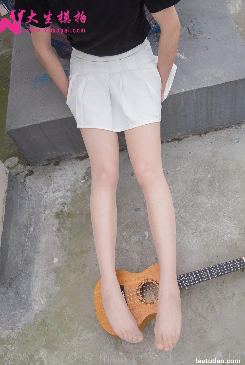 大生模拍 一元区 天台长筒袜