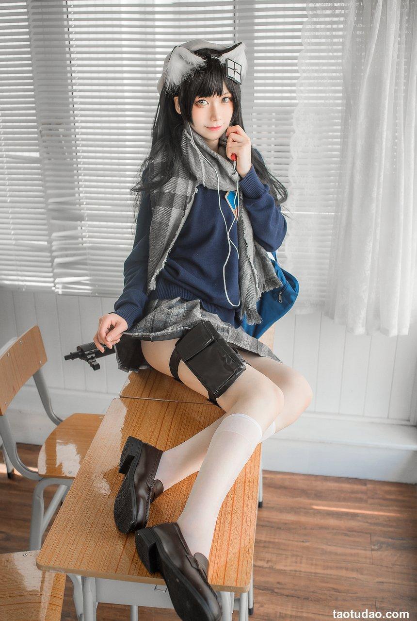 izumi泉桃子 NO.003 – 纯白毕业季[40P／189MB]