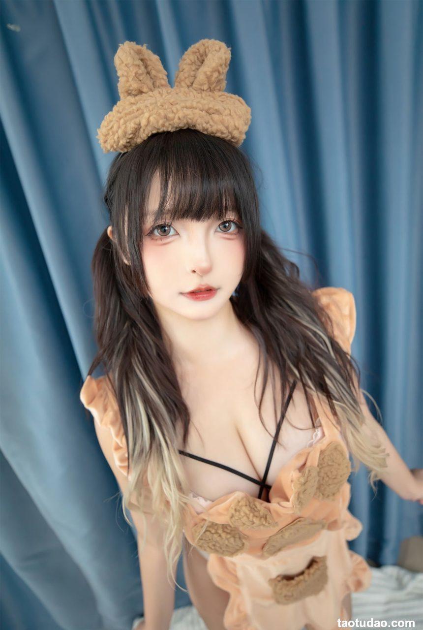 神楽坂真冬 –  白丝小熊[75P+2V-83.4M]