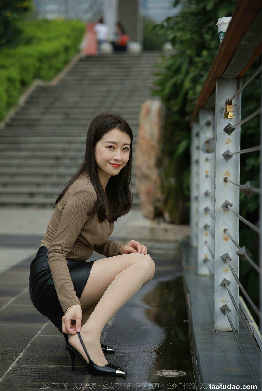 [IESS异思趣向] 2021.10.07 丝享家940：小婕《公园偶遇》[89P／158MB]