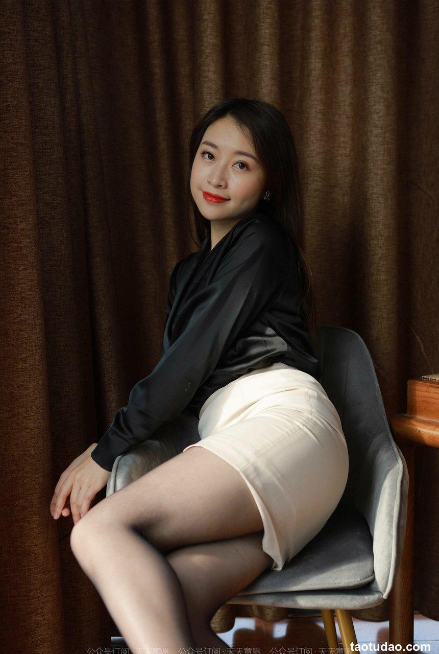 [IESS异思趣向] 2022.02.04 丝享家996：小婕《黑丝职业装》[87P／142MB]