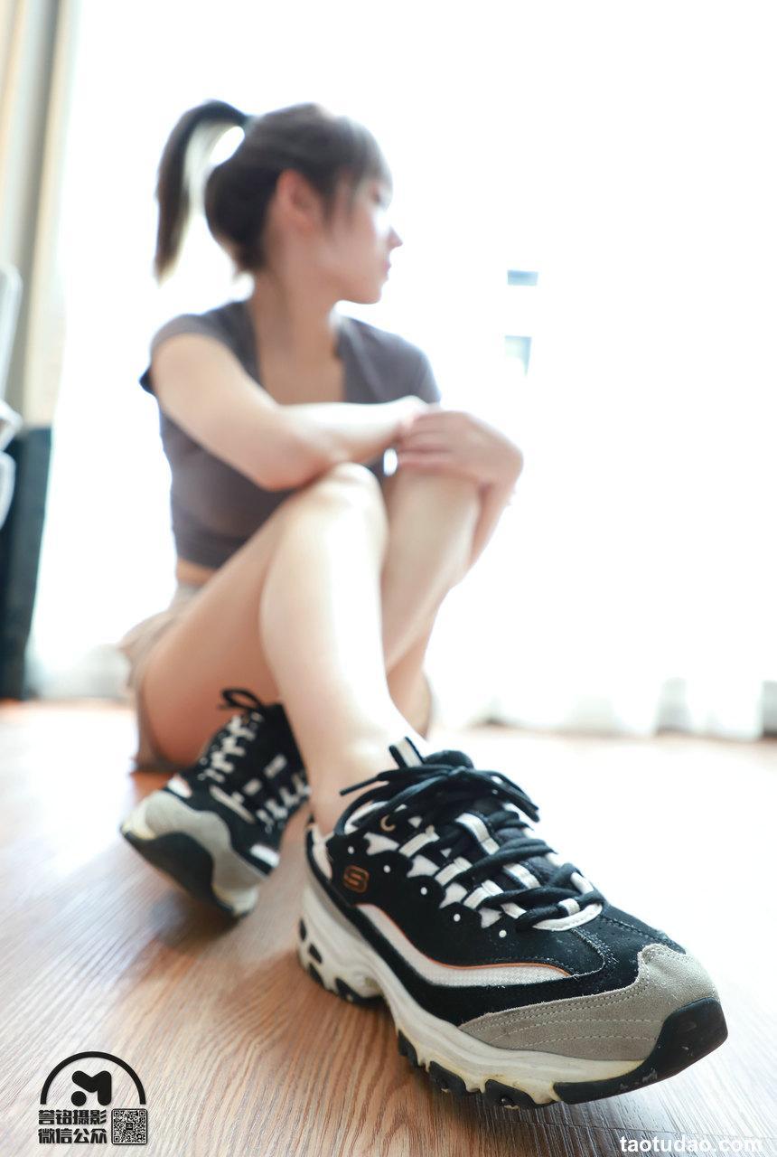 [誉铭传媒]袜足摄影 2021年《11.11专享作品三》[90P+1V／1.11GB]