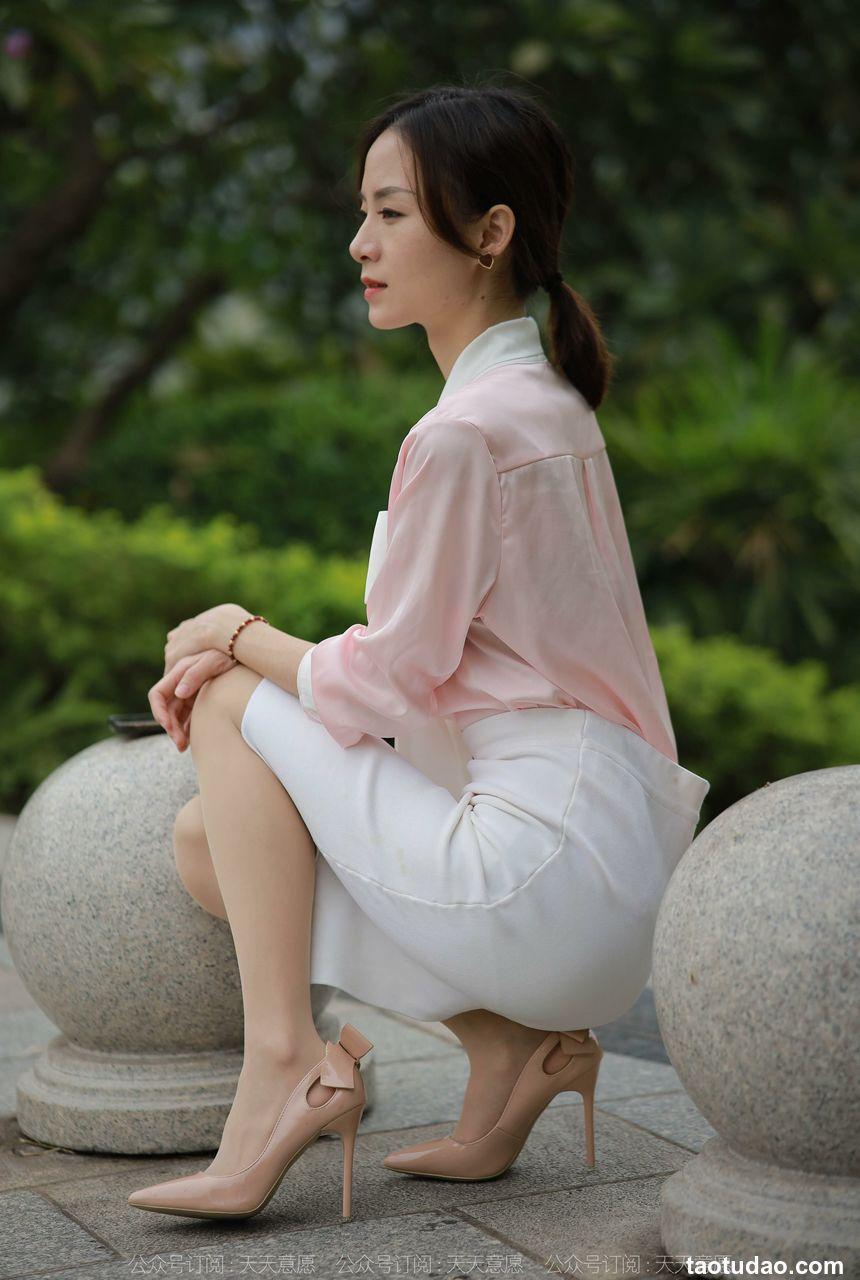 [IESS异思趣向]2021.11.11 丝享家971：小六《城市丽人》[90P／93MB]