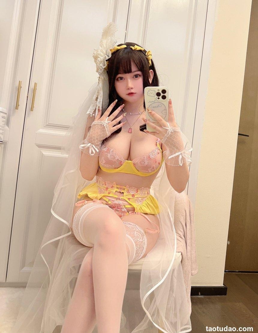 是依酱吖 — 丰满的一月 [60P+11V-365M]