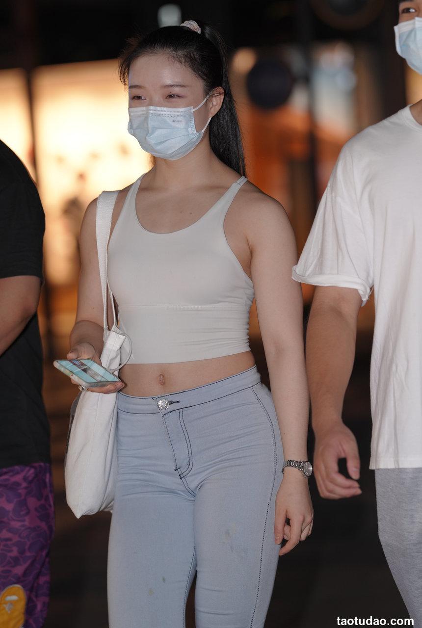 都市丽人街拍紧牛饱满 [92P+1V-1.38G]