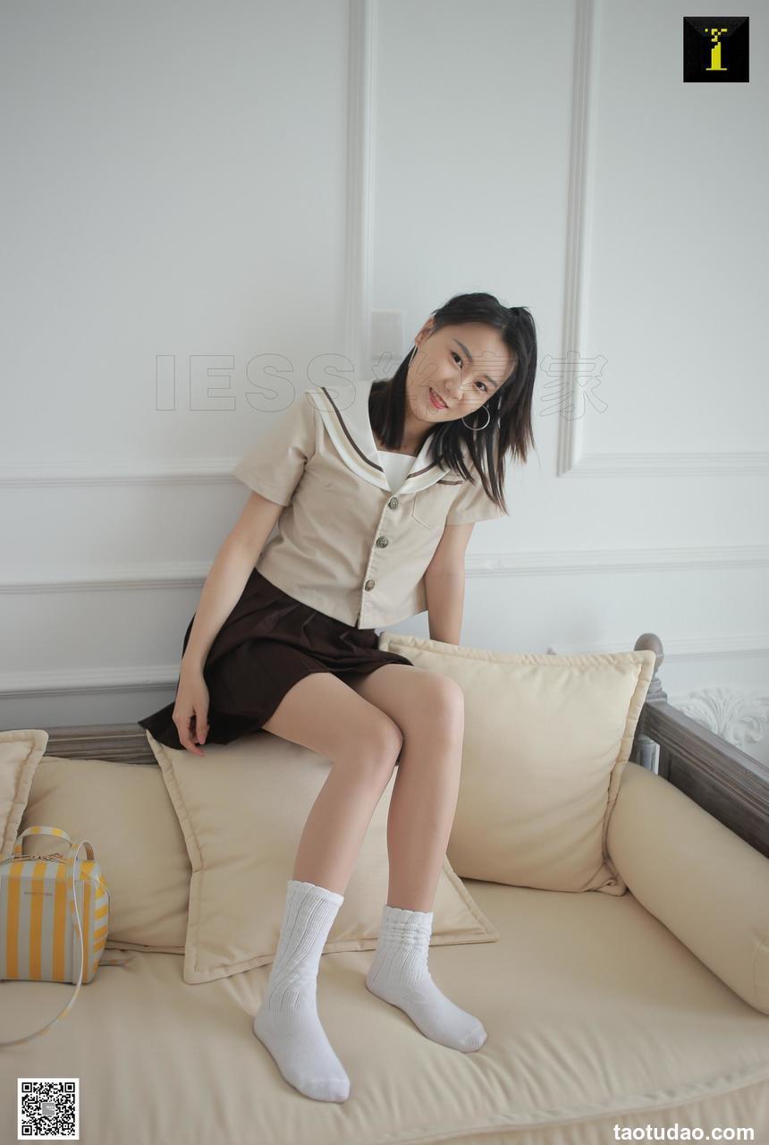 [IESS异思趣向] 2019.08.19 丝享家553： 小衫初尝JK棉袜 [80P20M]