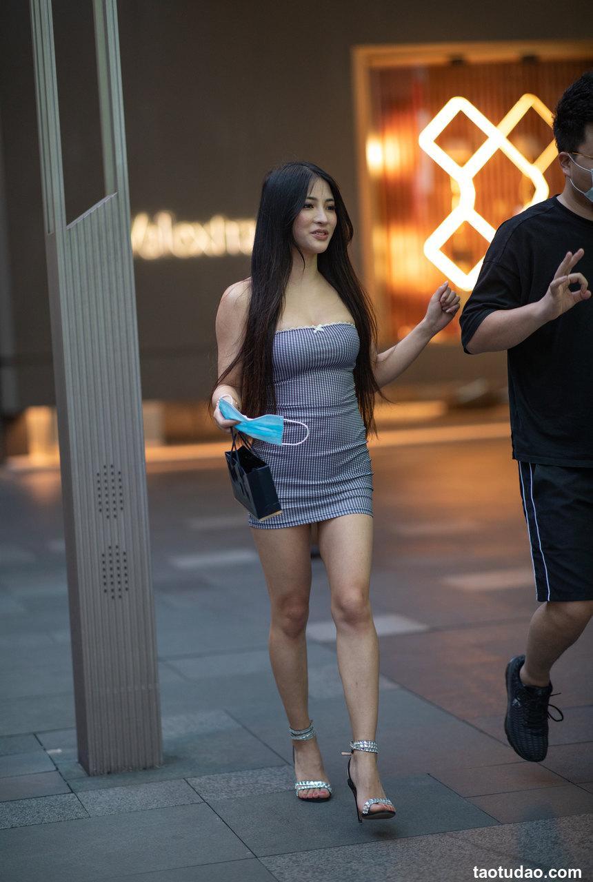 都市丽人长发蜜桃一字抹胸装小姐姐【49P-898MB】