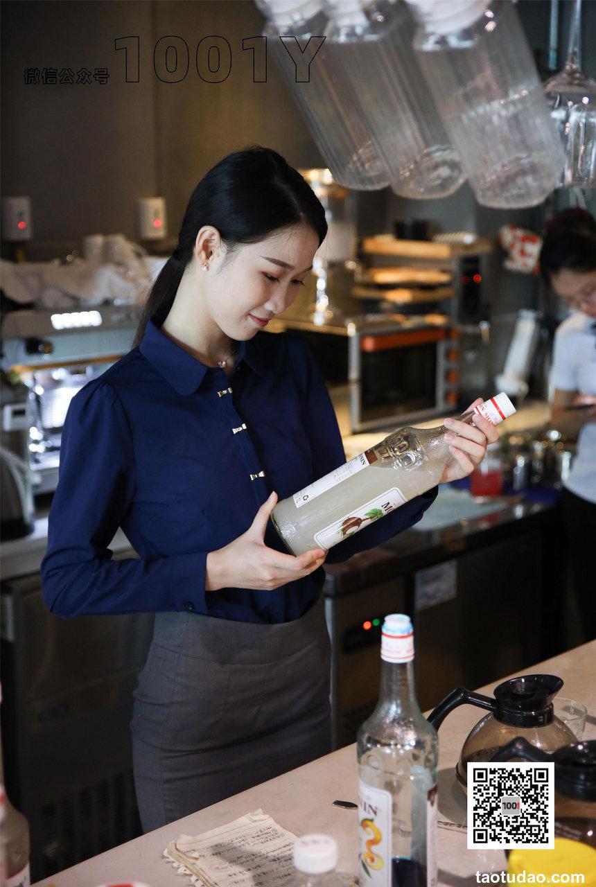 [IESS异思趣向] 一千零一夜 模特：腿腿《餐厅的服务员1》