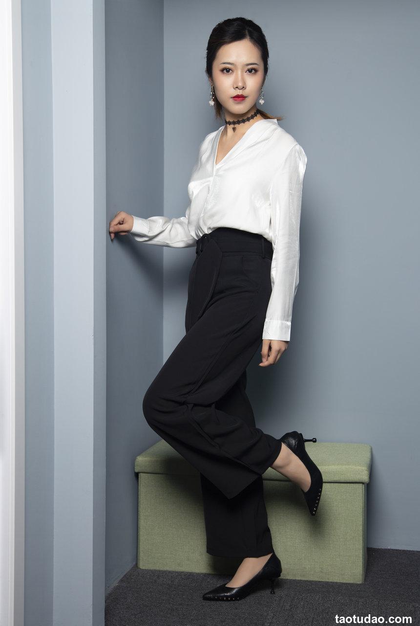 奈丝写真 NO.033 阔腿裤小皮鞋，今日OL通勤-晨静 [30P+216M]