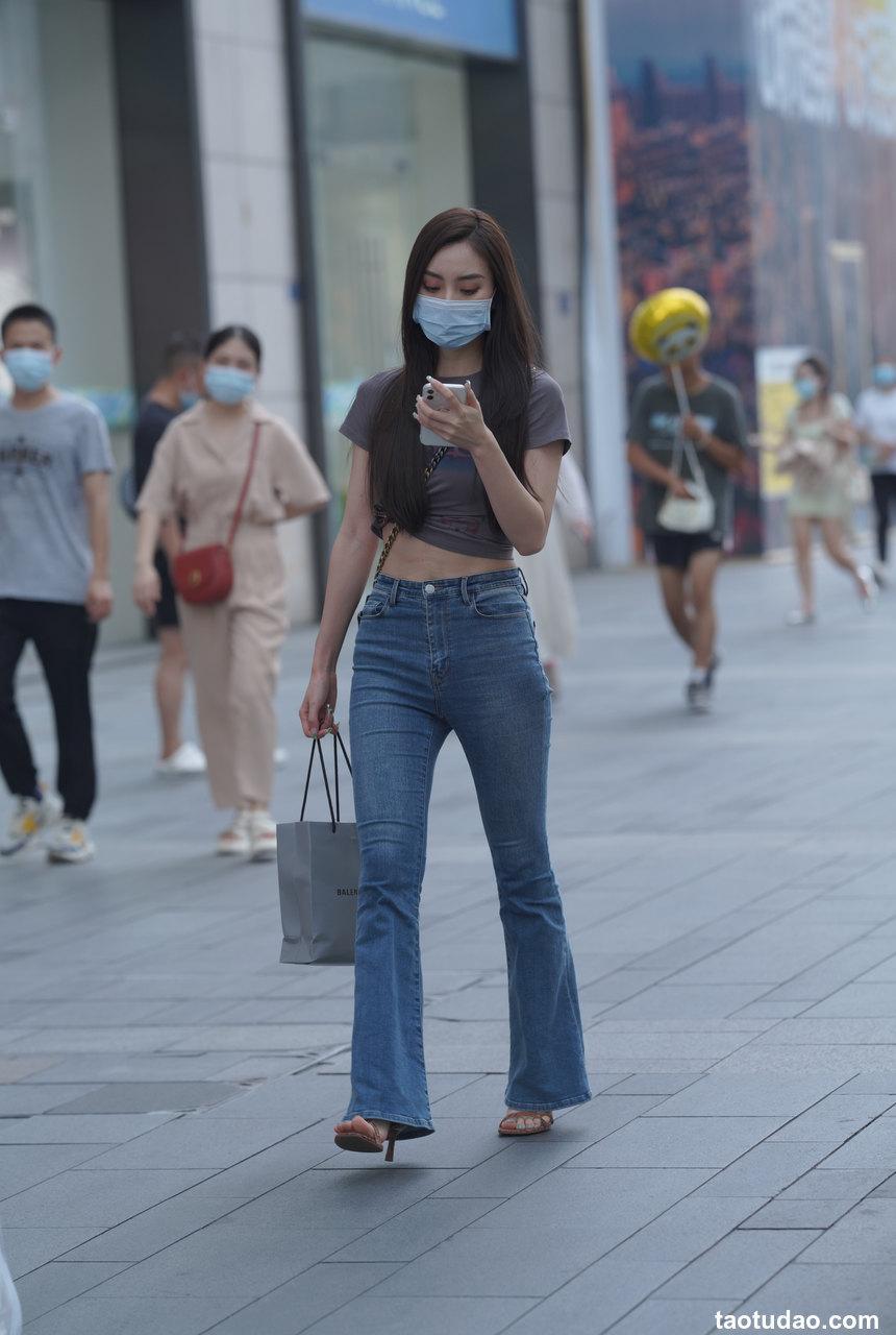 都市丽人牛仔裤小姐姐【83P-916MB】