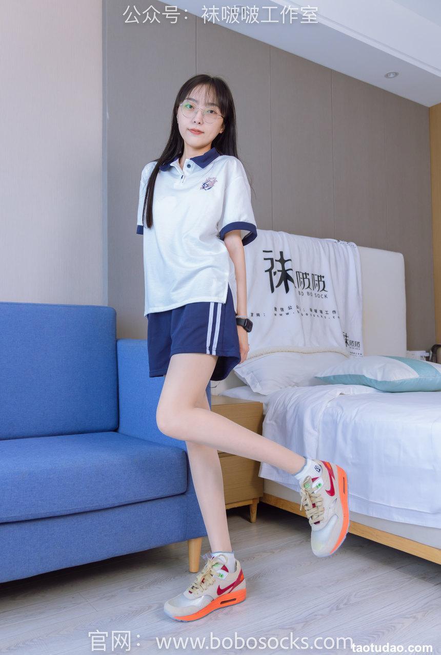 [BoBoSocks袜啵啵]NO.118 稚予-运动鞋、白棉袜、肉丝、踩小熊玩偶[140P+1V／5.86GB]