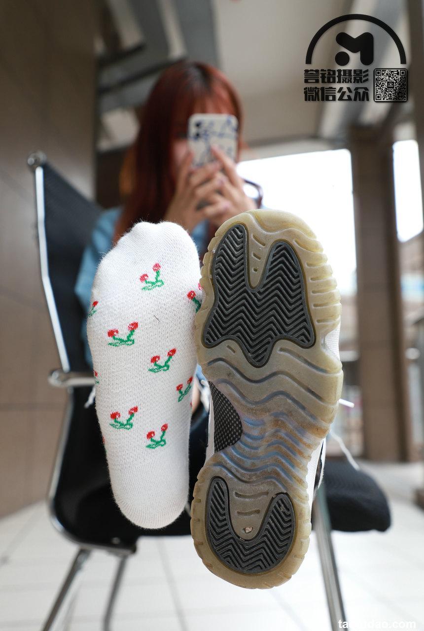 [誉铭传媒]袜足摄影 2021年 NO.012[84P+1V／931MB]