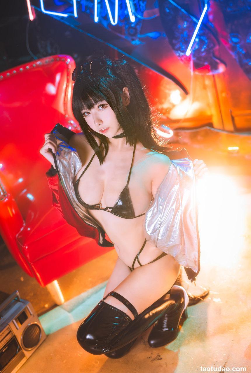 Momoko葵葵 NO.029 – 大凤之赛车[19P／51MB]