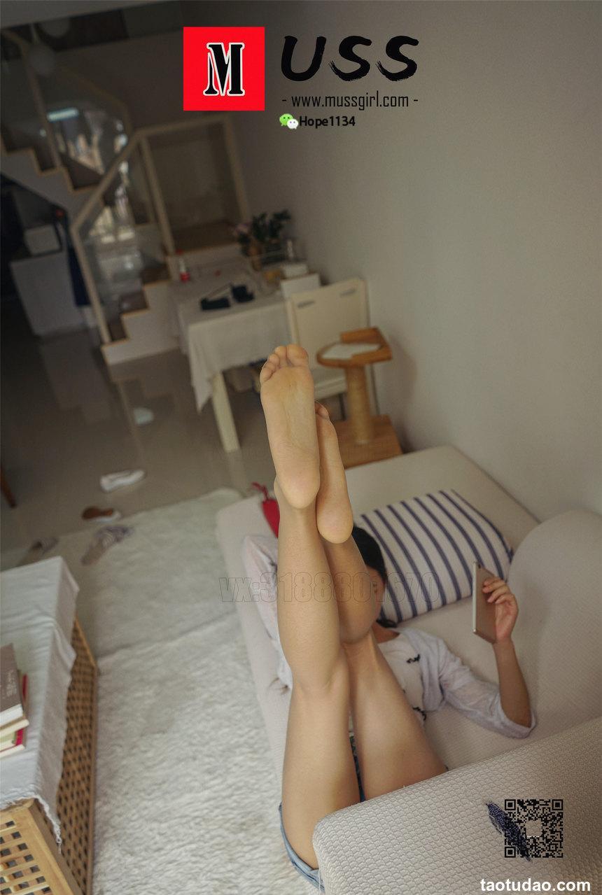 [MussGirl慕丝女郎]NO.091 木木 没有阳光花不香，没有爱情生活不甜-手中的玫瑰[103P／100MB]