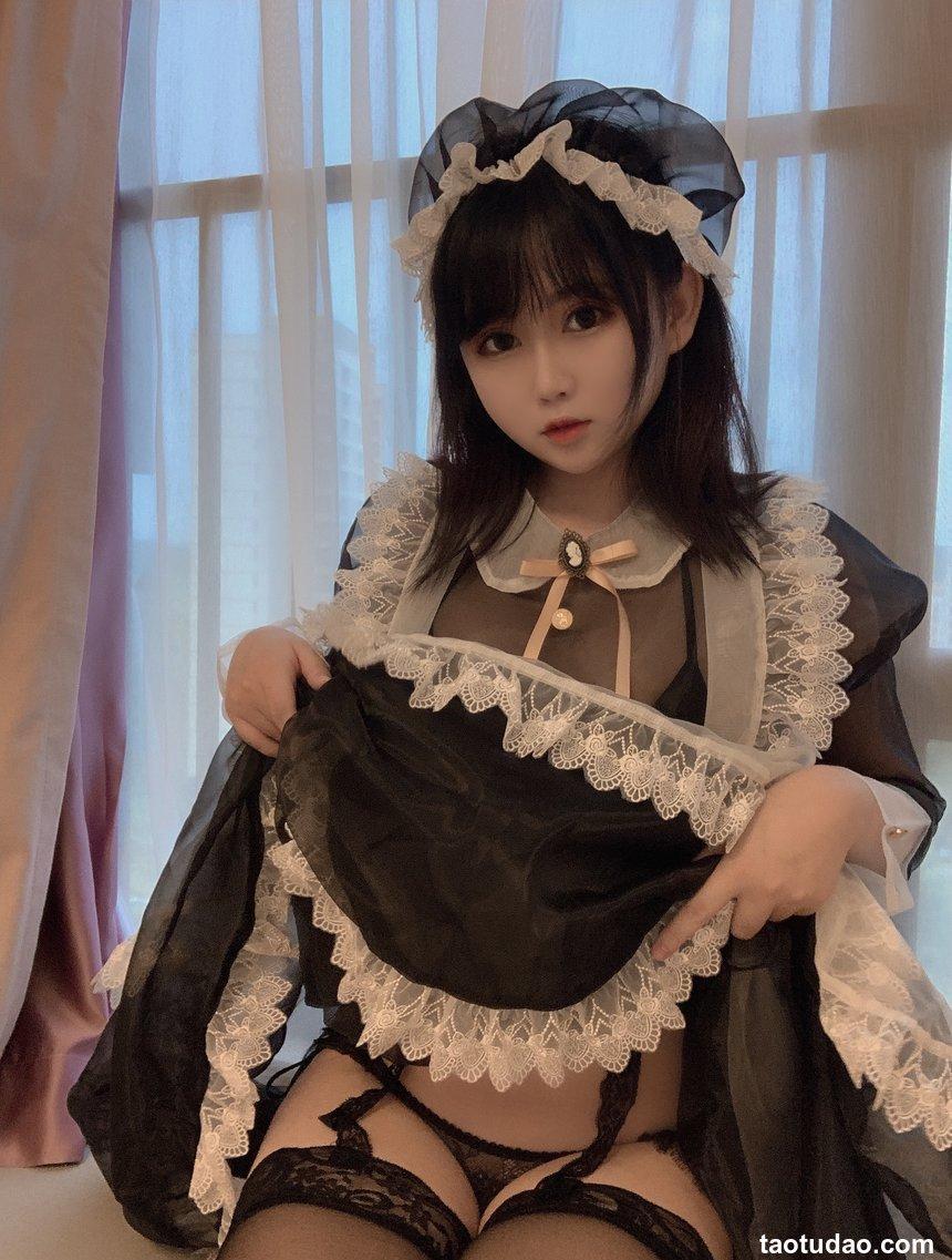 蜜桃少女是依酱呀 NO.018 - 黑丝女仆[30P+2V／60MB]