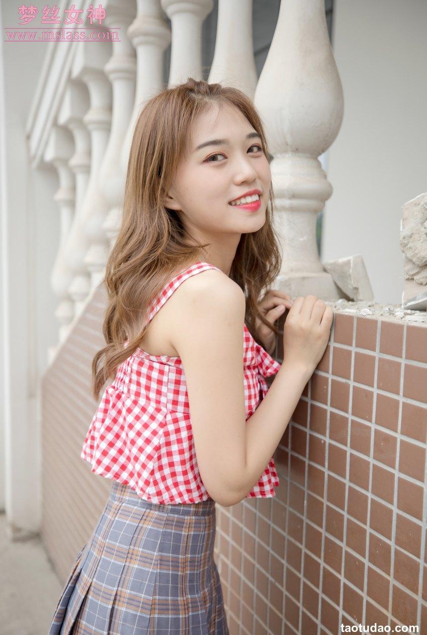 [MSLASS梦丝女神] 2019.06.11 笑笑《甜甜的袜》[74P+1V-830MB]