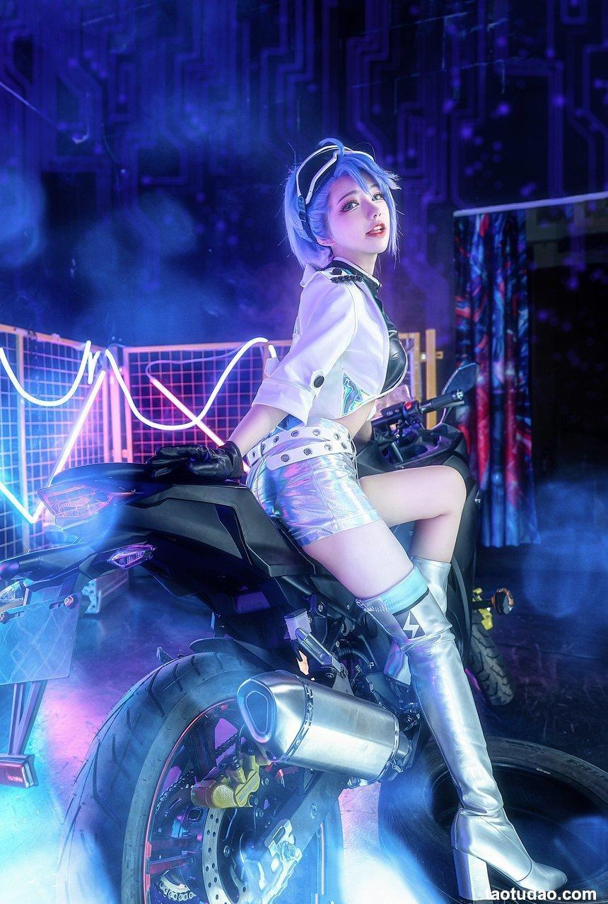 六二二同学 NO.005 — 机车少女 [13P-38M]