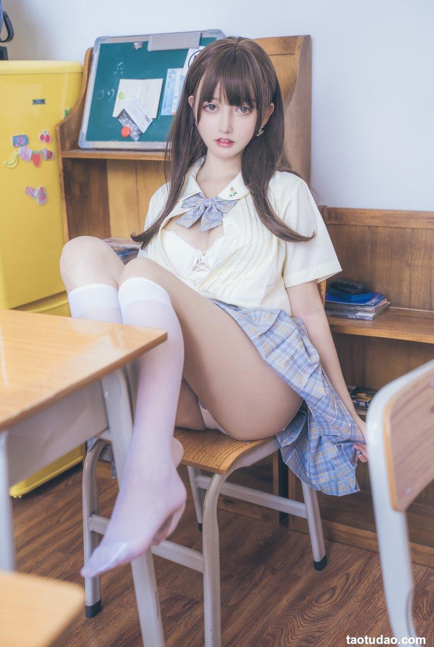 过期米线线喵 – 教室写真(30P141MB)