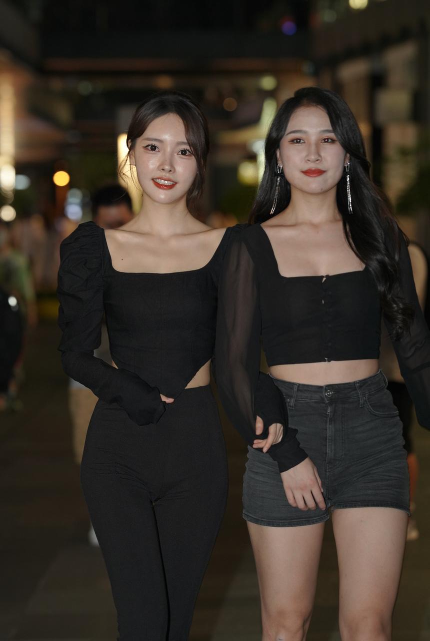 都市丽人黑色紧身长裤小姐姐【151P-2.39G】