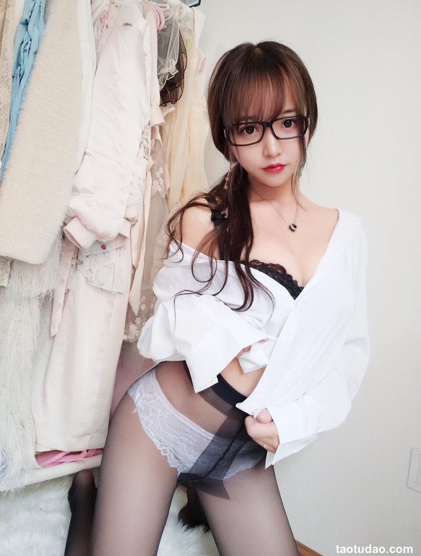 过期米线线喵 丝袜 黑丝眼镜 [8P 9M]