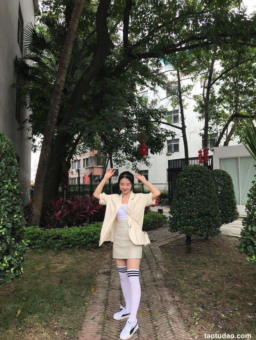 [最爱帆布鞋] 丝袜美腿写真 ON.44 图套+视频