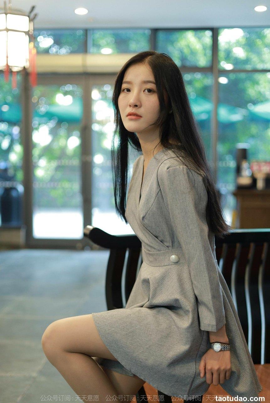 [IESS异思趣向]2021.11.13 丝享家973：婉苹《美女配咖啡》[86P／115MB]