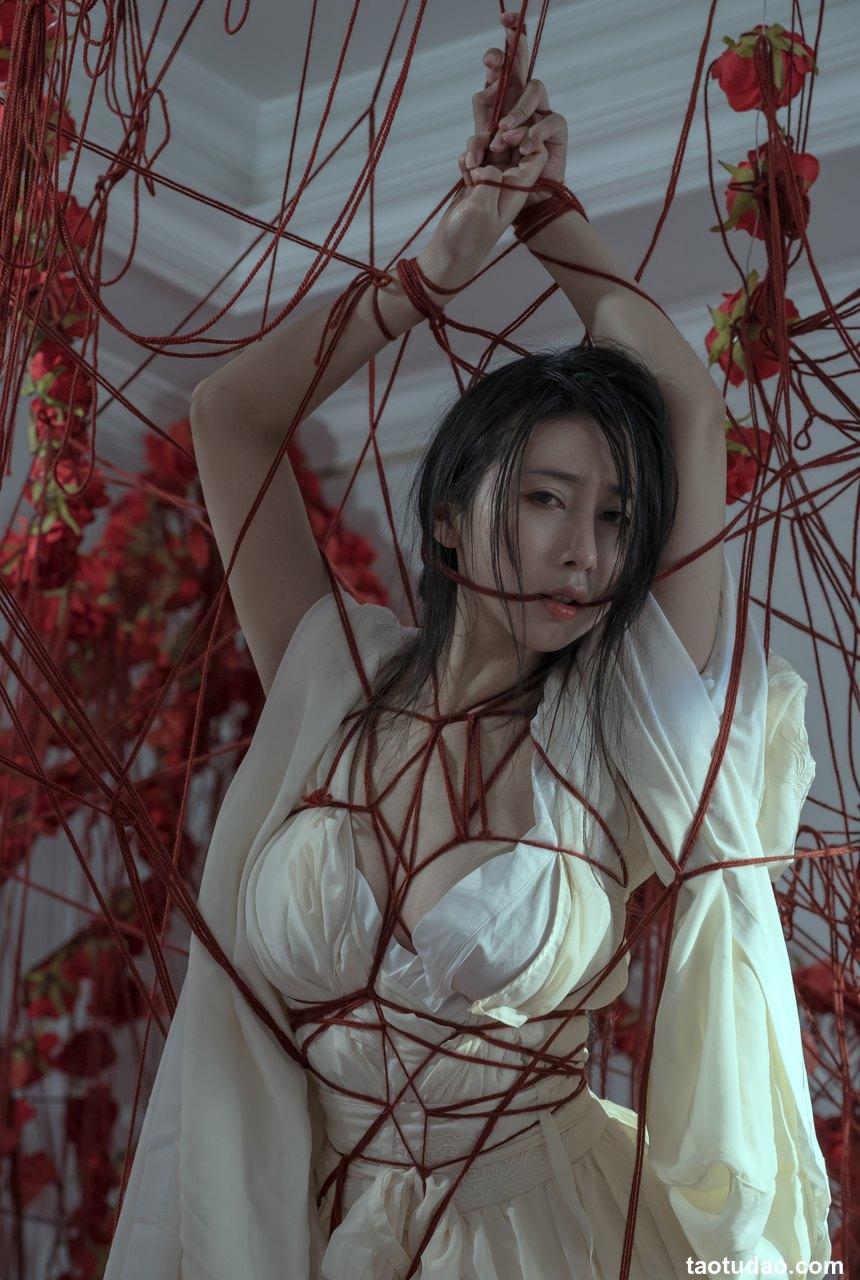 云溪溪 NO.019 — 奶桃 囚鸟 [64P-768M]