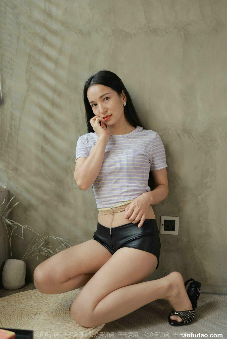 [IESS异思趣向] 2021.09.19 丝享家923：丽丽《姓感皮裤》[82P／110MB]