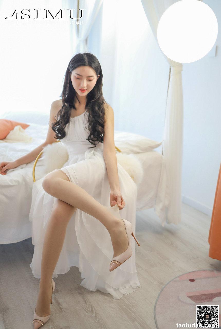 丝慕写真 SM235 佳佳 - 明月吻白纱 [69P]