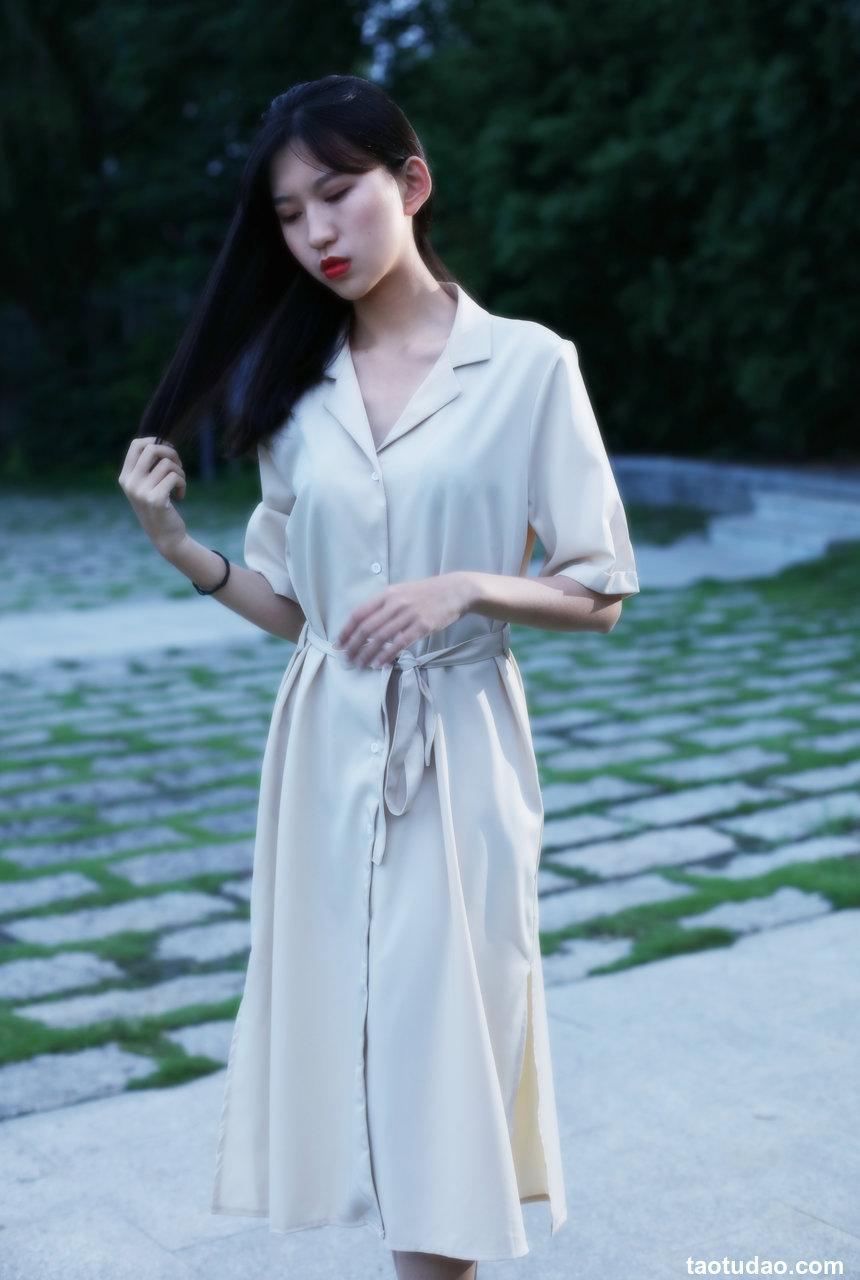 奈丝写真 NO.131 户外躺拍–小橙子 [36P+472M]