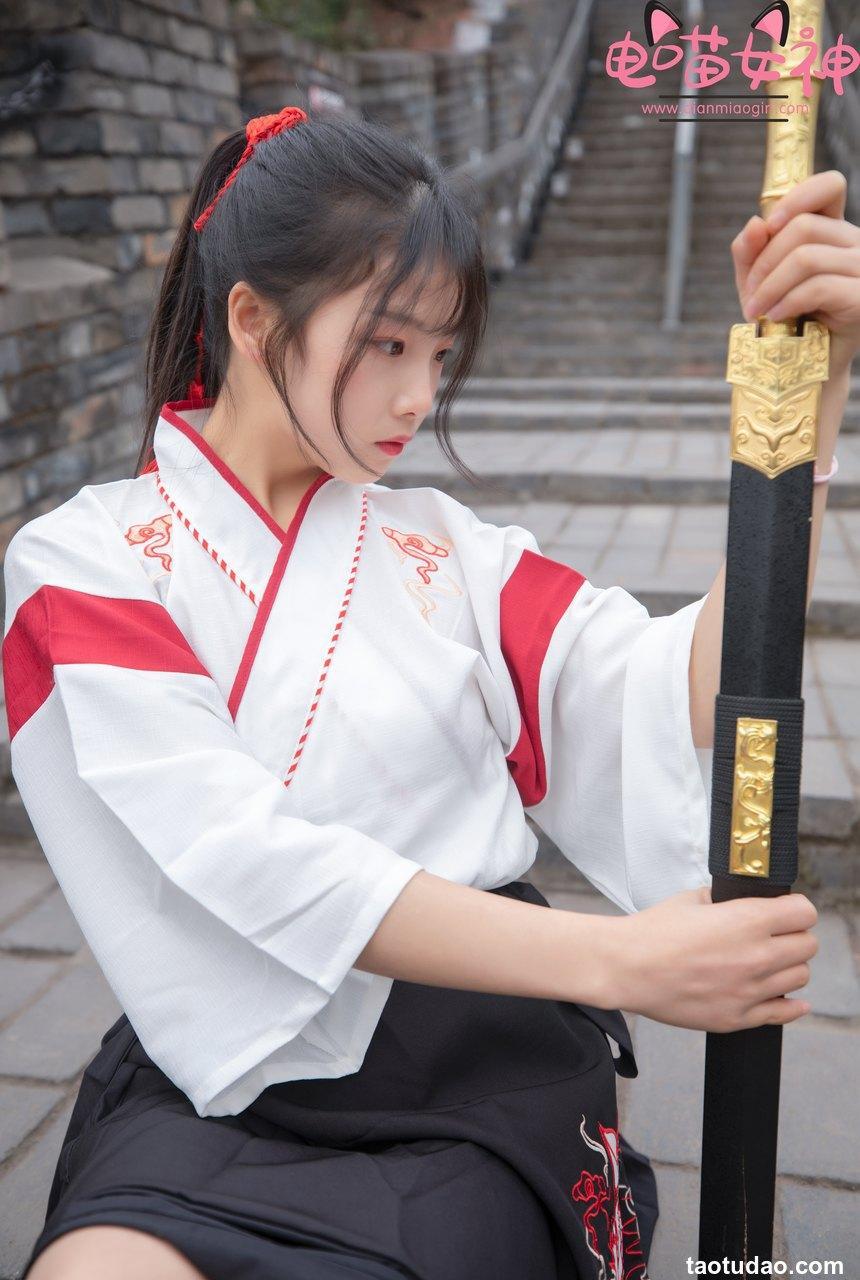 [电喵女神] 灵唯 长城古装 [70P-450M]