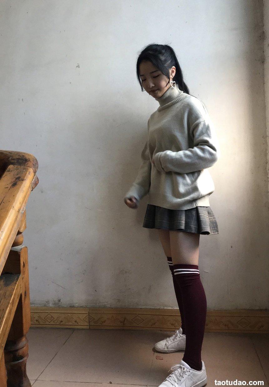 [最爱帆布鞋] 丝袜美腿写真 ON.09