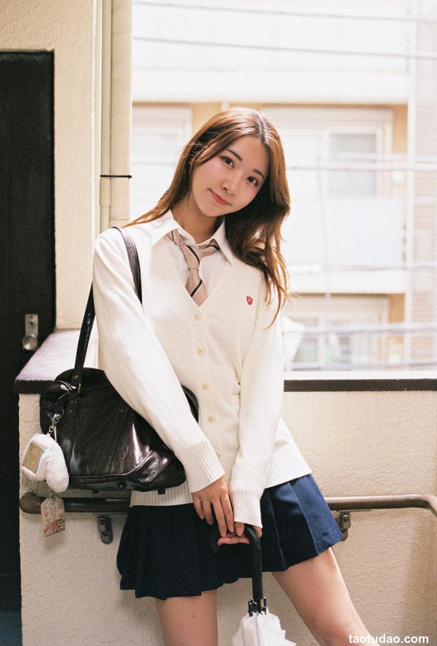 黑川 - 楼道 [22P-114MB]