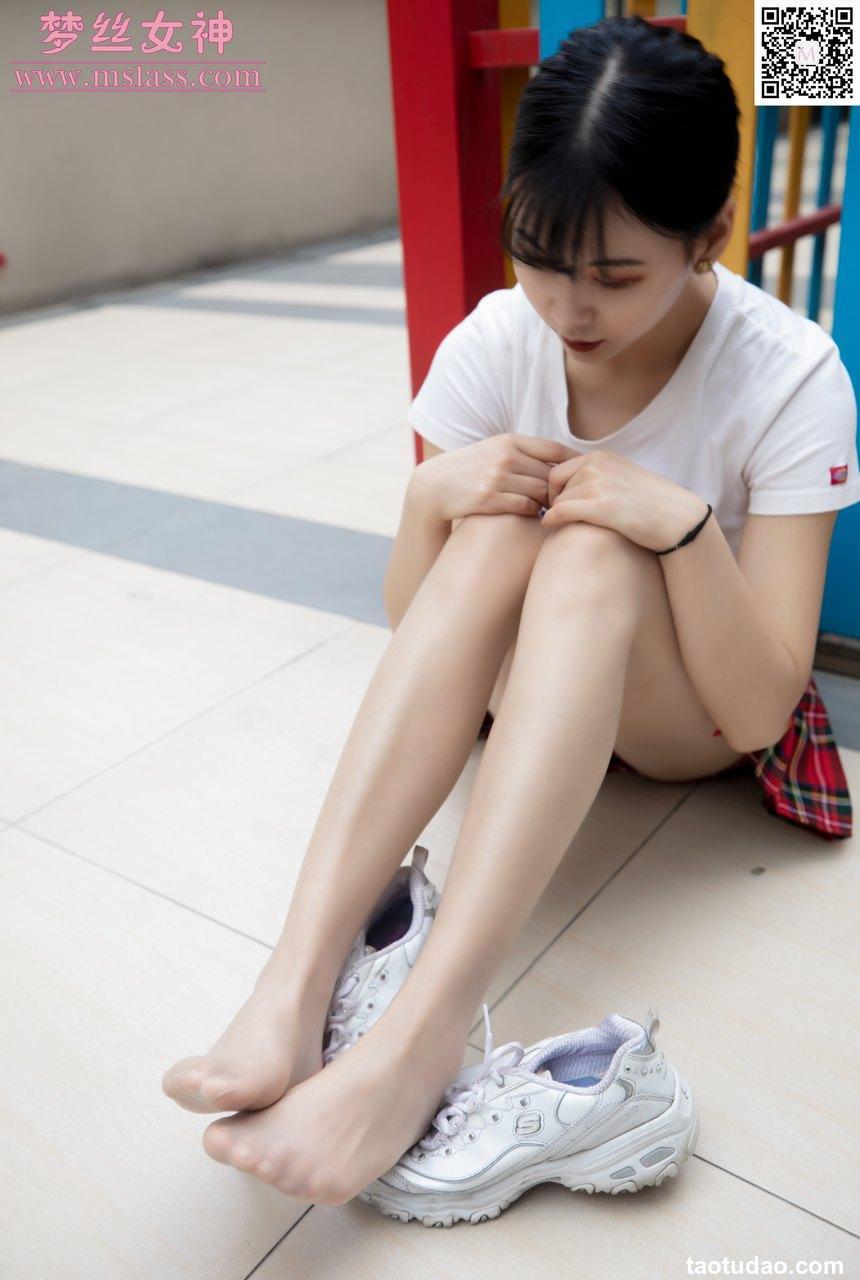 [MSLASS梦丝女神] 2019.09.09 可岚《小白鞋搭配油光丝袜》[81P+1V-993MB]