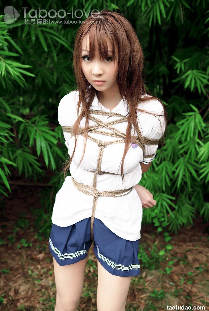 [禁忌摄影]Taboo-love NO.012 学生妹的警服紧缚秋游[32P／15.4MB]