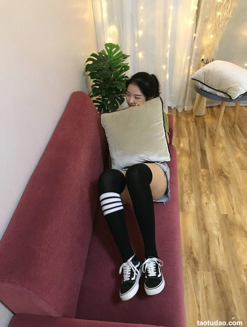 [最爱帆布鞋] 丝袜美腿写真 ON.14