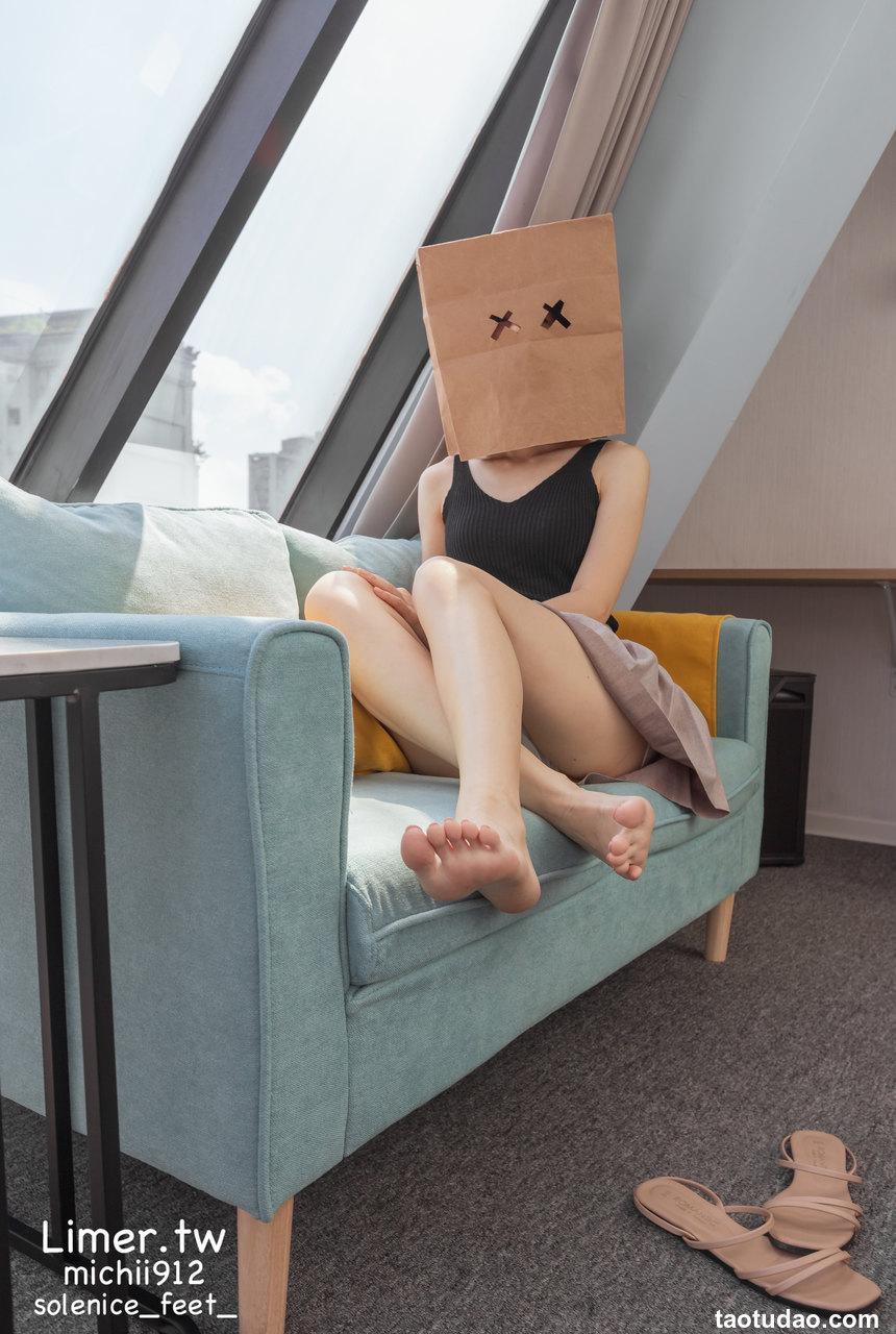 Limerence-Michii神秘纸袋女孩的裸足大解放[171P-1.75G]