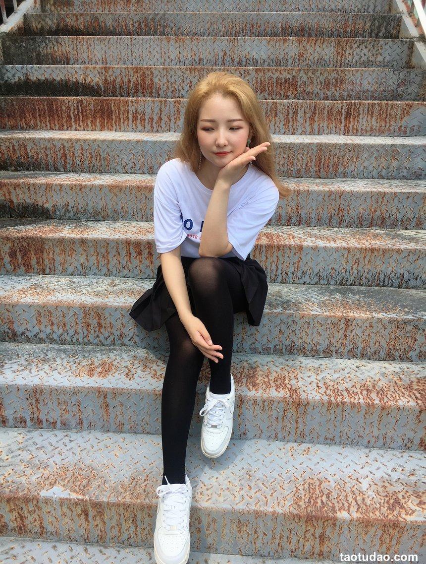 [最爱帆布鞋] 丝袜美腿写真 ON.47 图套