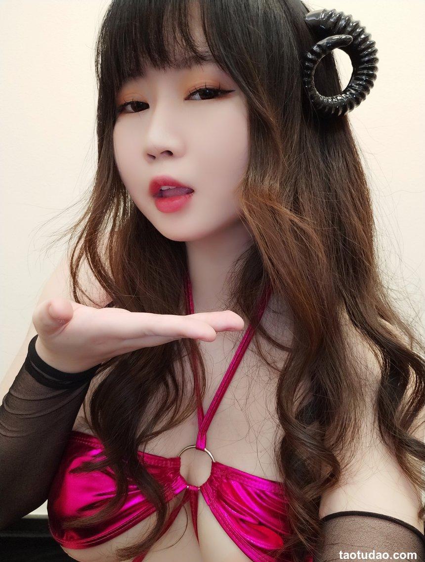 是依酱吖 - NO.35 魅魔 [37P-102MB]