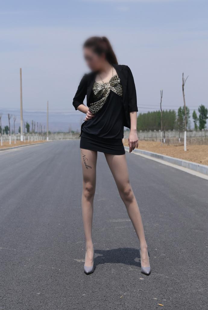 Nicole图集 – 公路透明肉色连体袜 [113P/966MB]