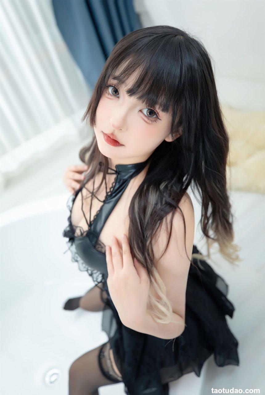 神楽坂真冬 –  绝命吊带[75P+2V-327M]