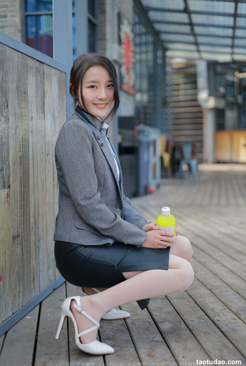 [IESS异思趣向] 2022.04.22 丝享家1067：婉萍《转角遇见她》[80P／127MB]