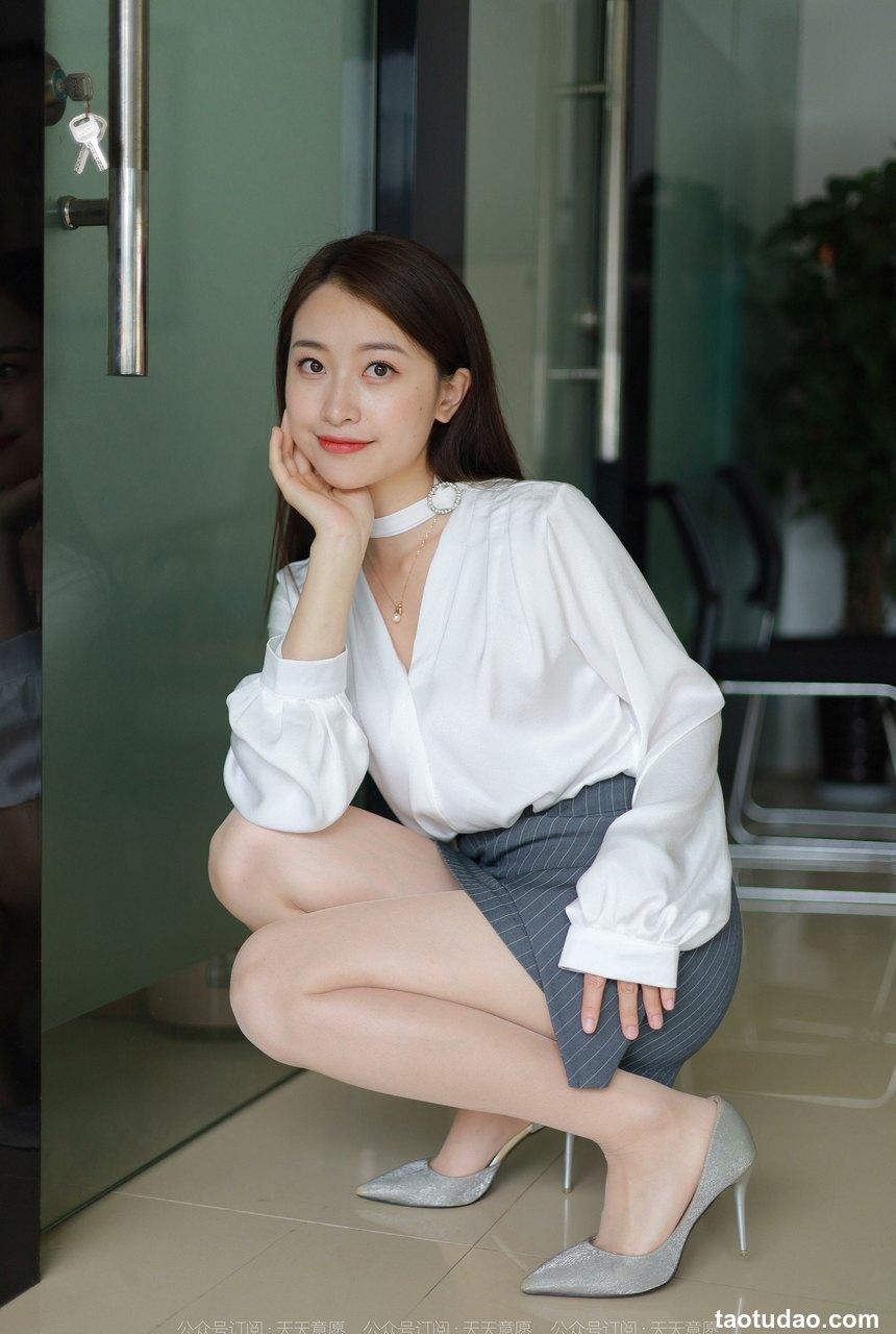 [IESS异思趣向] 2022.06.21 丝享家1124：小婕《美女接待员》[75P／102MB]