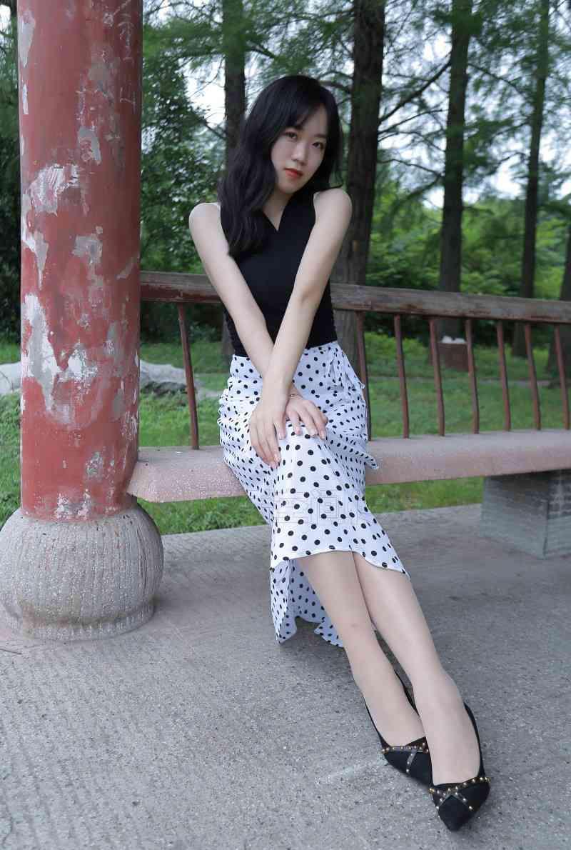 [SiHua丝话]SH133 琦琦 温婉淑女游公园[44P／79.1MB]