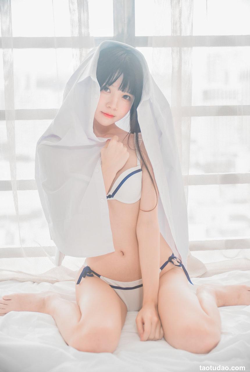 COS 桜桃喵 – 白衬衫双马尾 [47P]