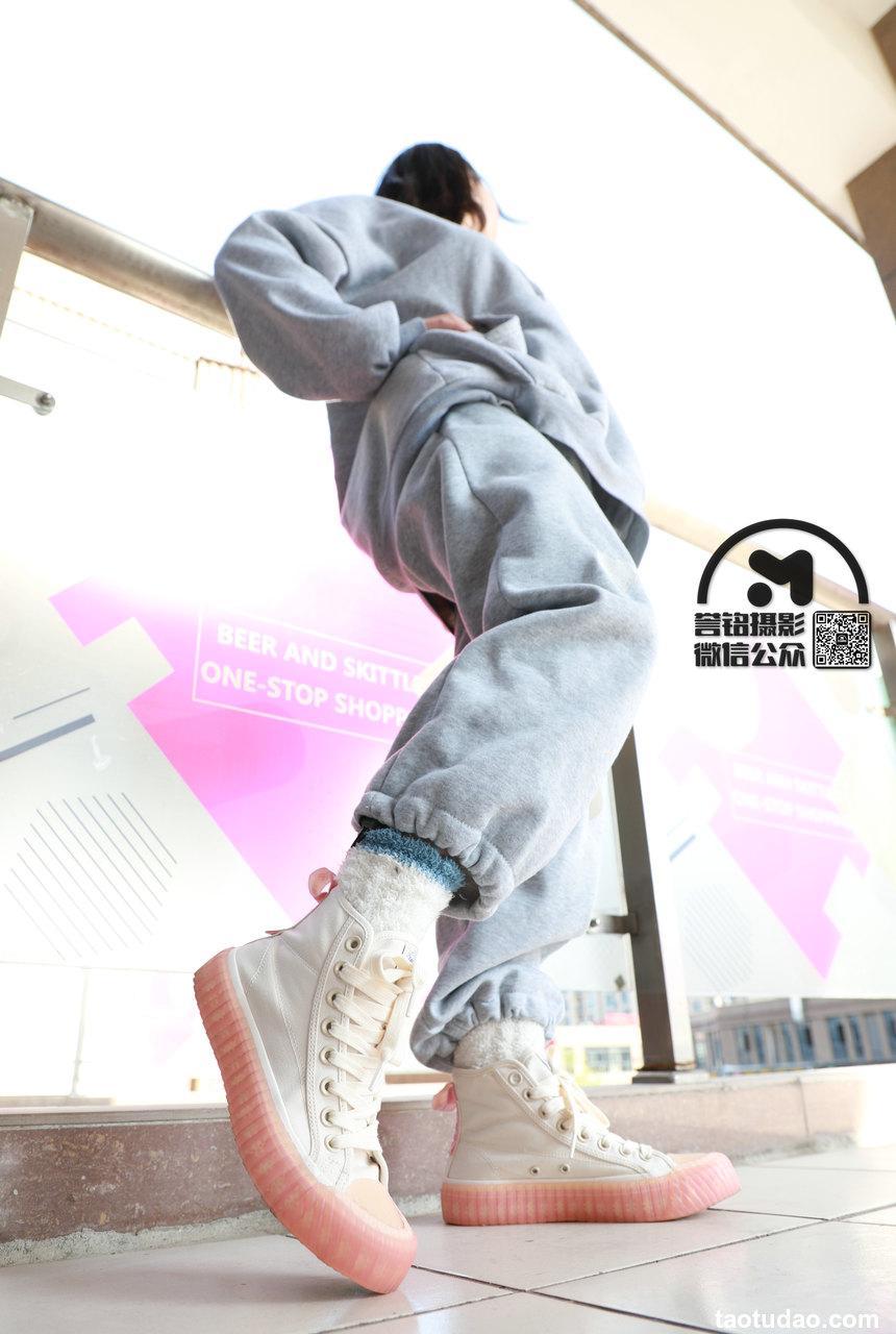 [誉铭传媒]袜足摄影 2021年《微信客户群第02套作品》[90P+1V／918MB]