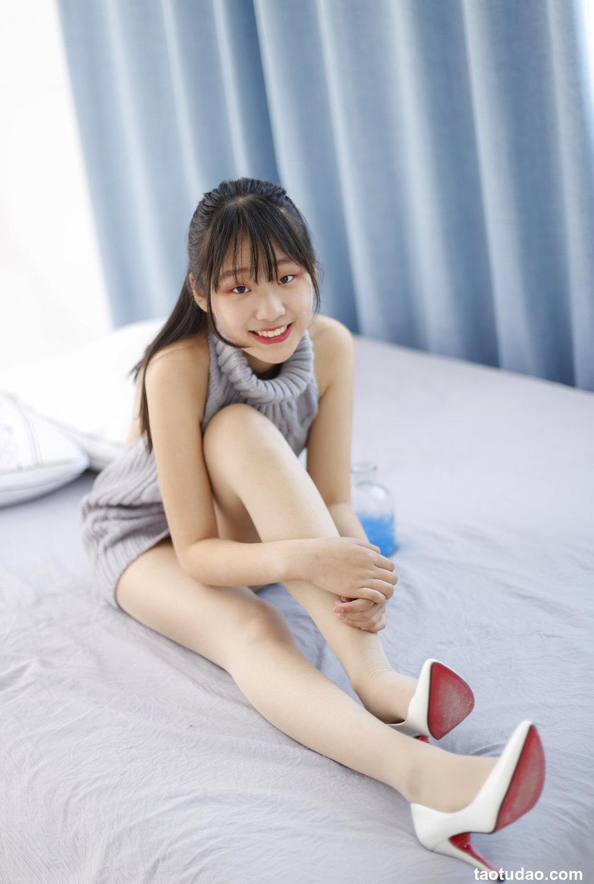 奈丝写真 NO.098 挂脖毛衣了解一下 – 蛋白粉 [32P+122M]