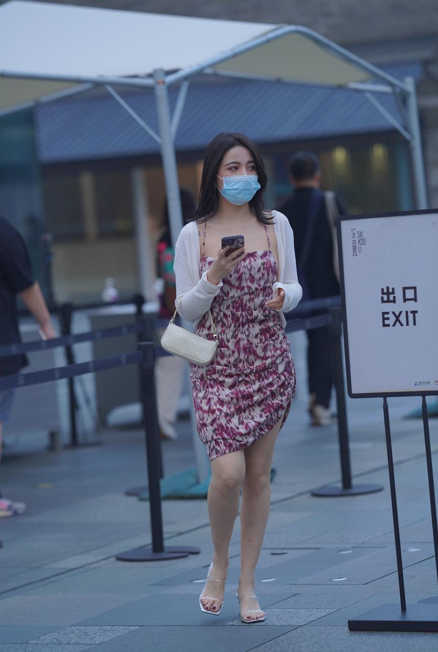 都市丽人碎花吊带裙少妇【94P-1.1G】