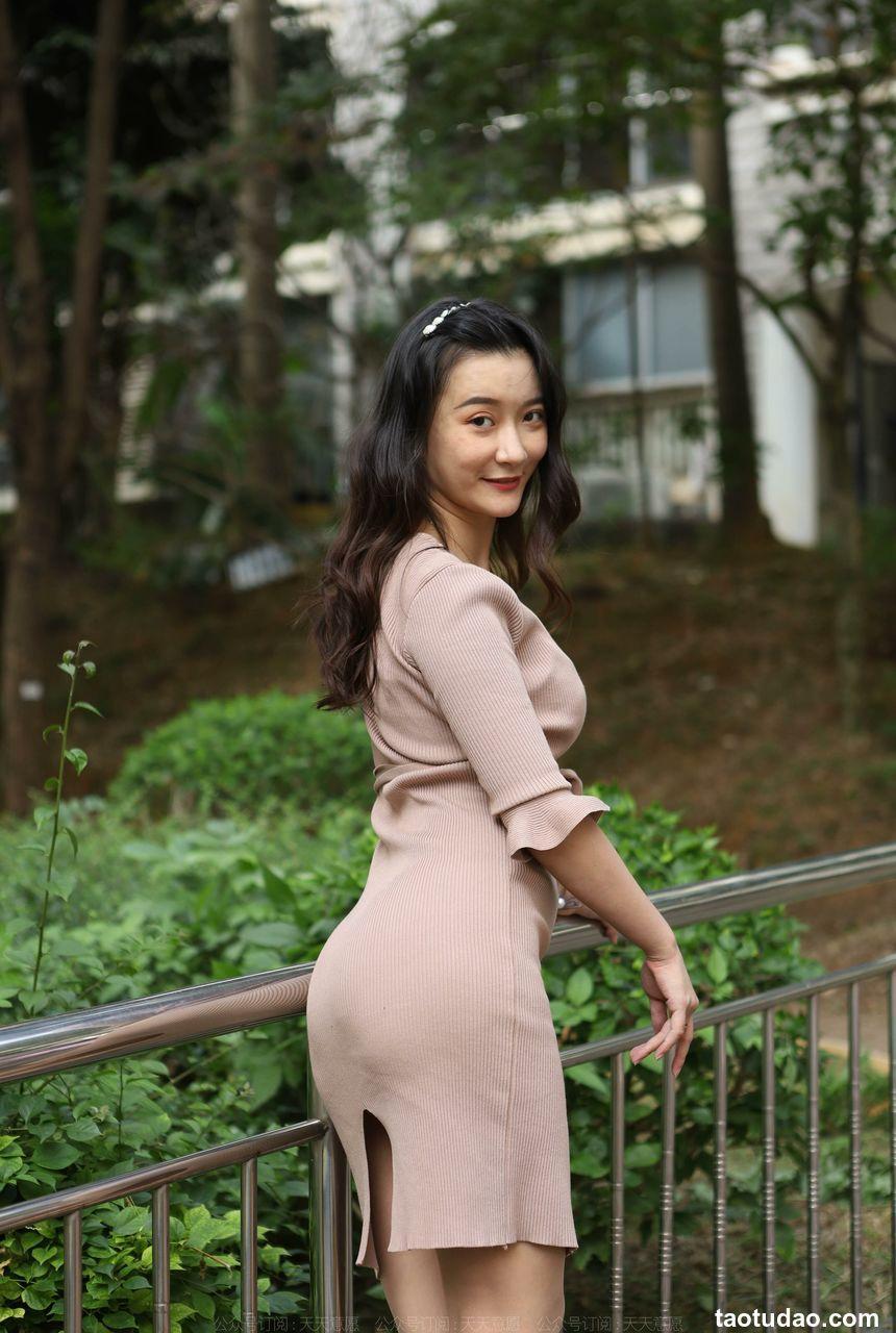 [IESS异思趣向] 2021.11.09 丝享家970：秋秋《美女阳光浴》[83P／104MB]