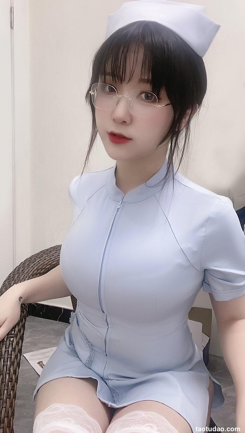 奇行家狗崽 - NO.07 七三蓝护士 [16P-80MB]